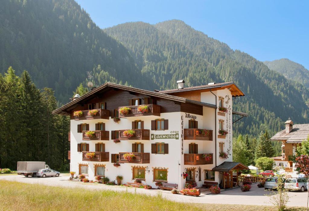 Cesa Edelweiss Living & Spa Campitello di Fassa Dış mekan fotoğraf