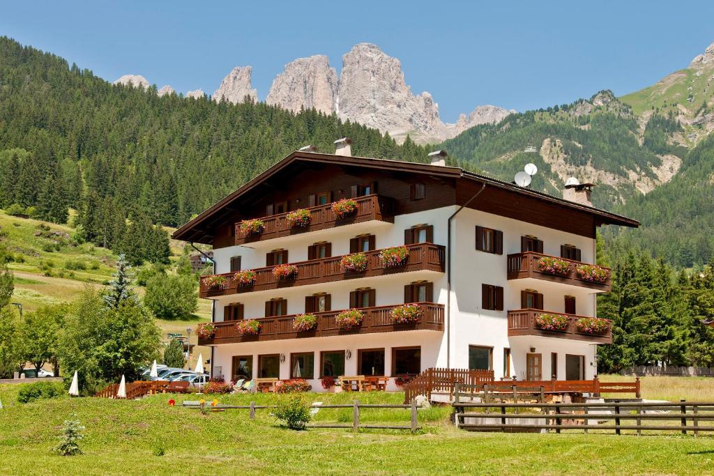 Cesa Edelweiss Living & Spa Campitello di Fassa Dış mekan fotoğraf